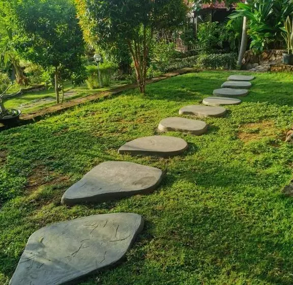 Hotelli Mirabelle Joglo Village