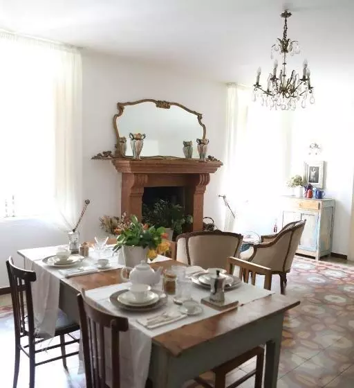 Aamiaismajoitus (B&B) Casa Aulivo