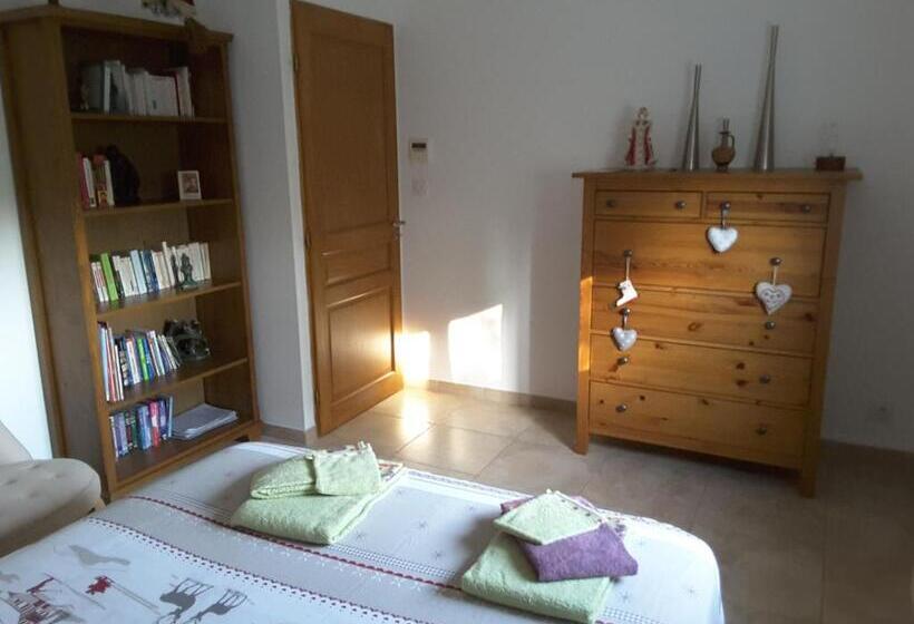 Bed and Breakfast Le Mas De Tiomka