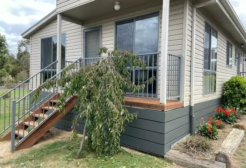 Aamiaismajoitus (B&B) Yeoy S Cabin