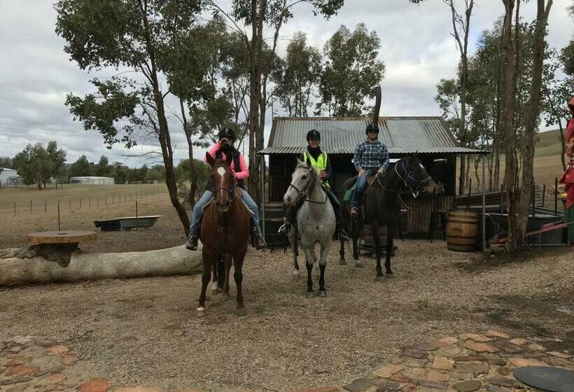 Bed and Breakfast Yeoy S Cabin