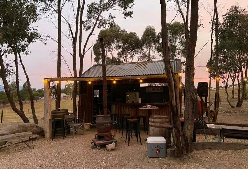 Aamiaismajoitus (B&B) Yeoy S Cabin