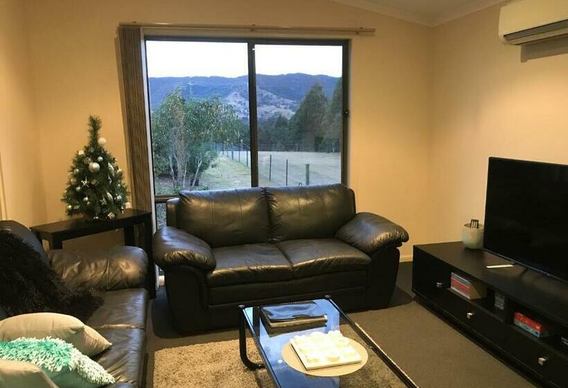 Bed and Breakfast Yeoy S Cabin