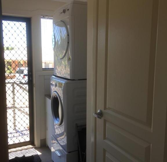 Bed and Breakfast Yeoy S Cabin