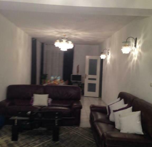 Пансион Bienvenue Chez Zina