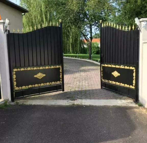پانسیون Bienvenue Chez Zina