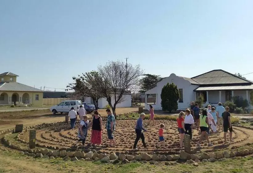 Majatalo Third Rock Guesthouse