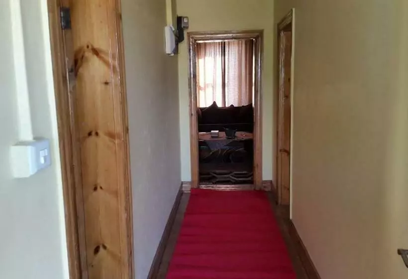 Majatalo Third Rock Guesthouse