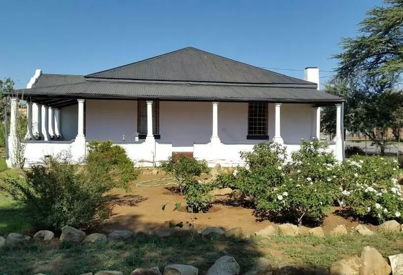 Majatalo Third Rock Guesthouse