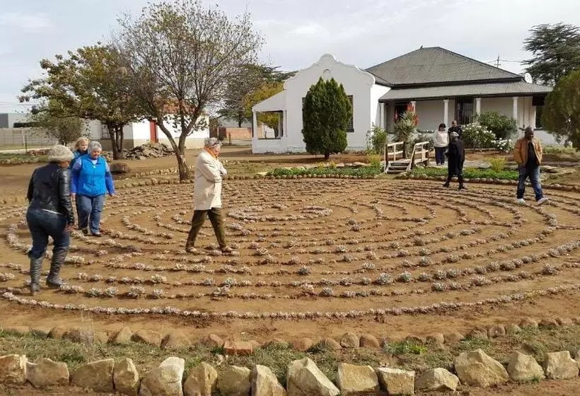 Majatalo Third Rock Guesthouse