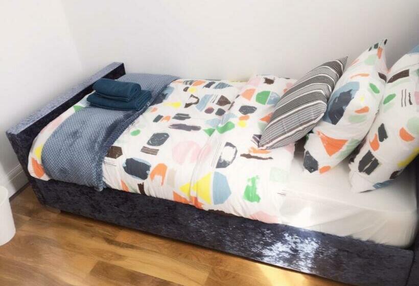 Pensione Bexleyheath Station House