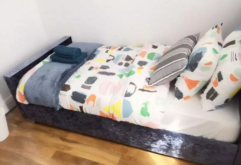 Majatalo Bexleyheath Station House