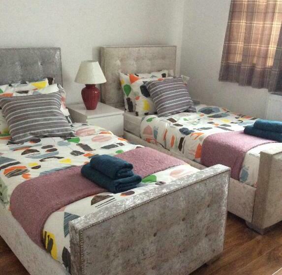 Pensione Bexleyheath Station House