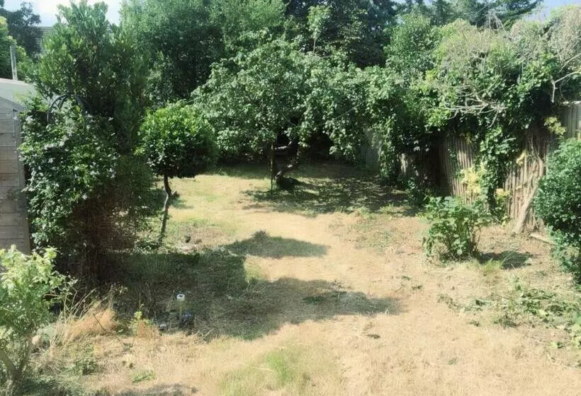 Majatalo Bexleyheath Station House