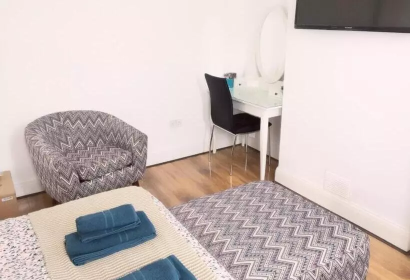 Majatalo Bexleyheath Station House