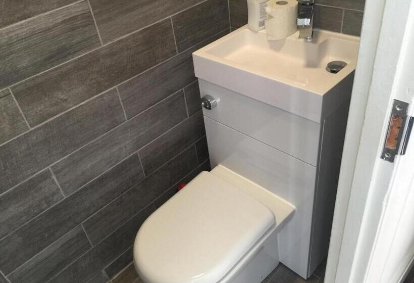 Pensione Bexleyheath Station House