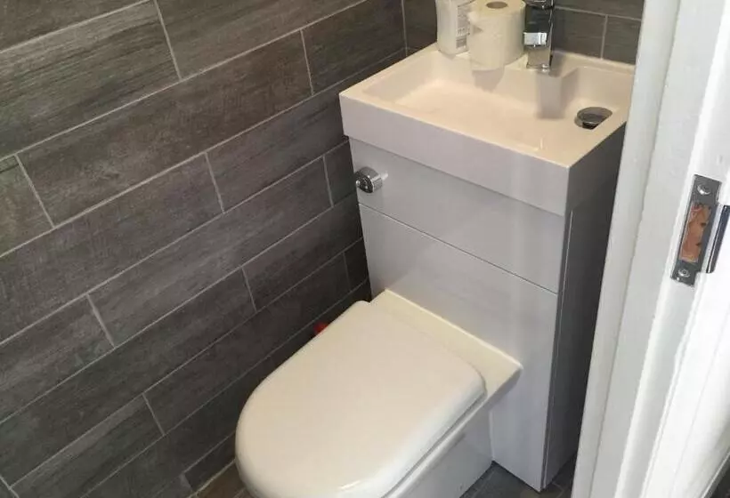 Majatalo Bexleyheath Station House