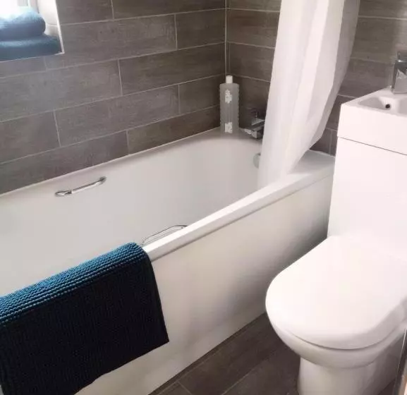 Majatalo Bexleyheath Station House