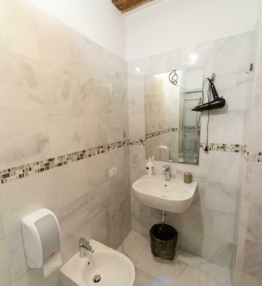 پانسیون Gardar Studio Fox