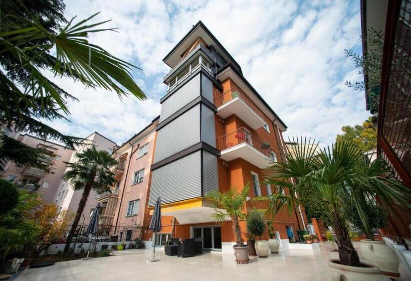 پانسیون Gardar Studio Fox