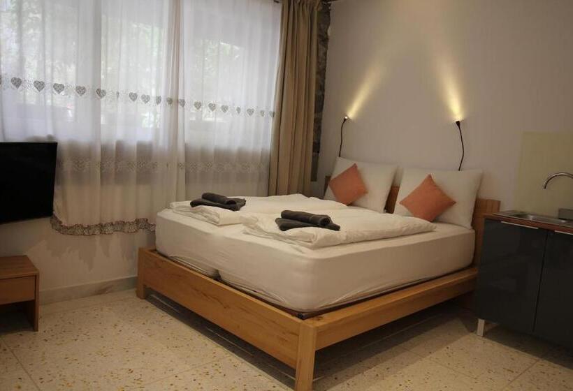 پانسیون Gardar Studio Fox