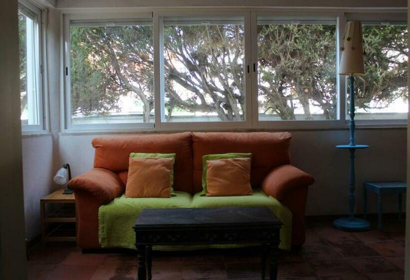 הוסטל 5th Element Beach House Caparica