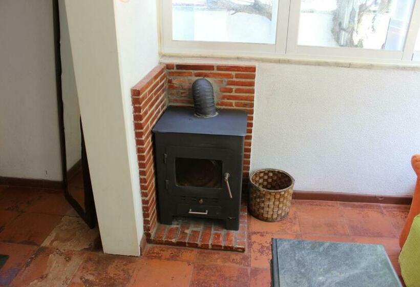 הוסטל 5th Element Beach House Caparica