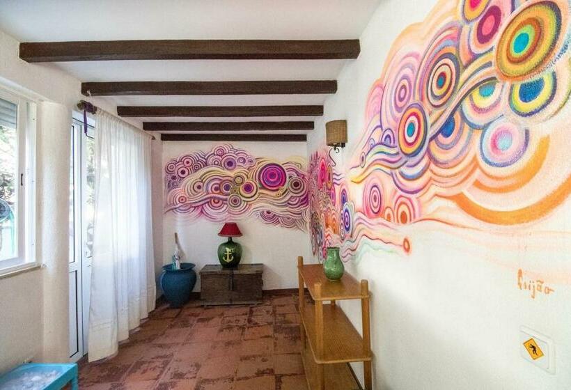 Hospedaria 5th Element Beach House Caparica