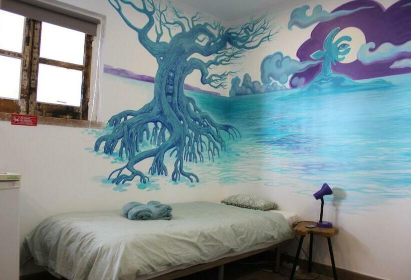 הוסטל 5th Element Beach House Caparica