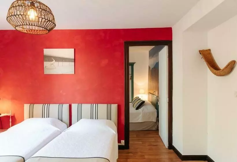 ベッドアンドブレックファースト Chambres D Hotes Aguerria