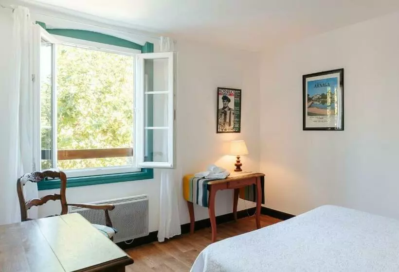 ベッドアンドブレックファースト Chambres D Hotes Aguerria