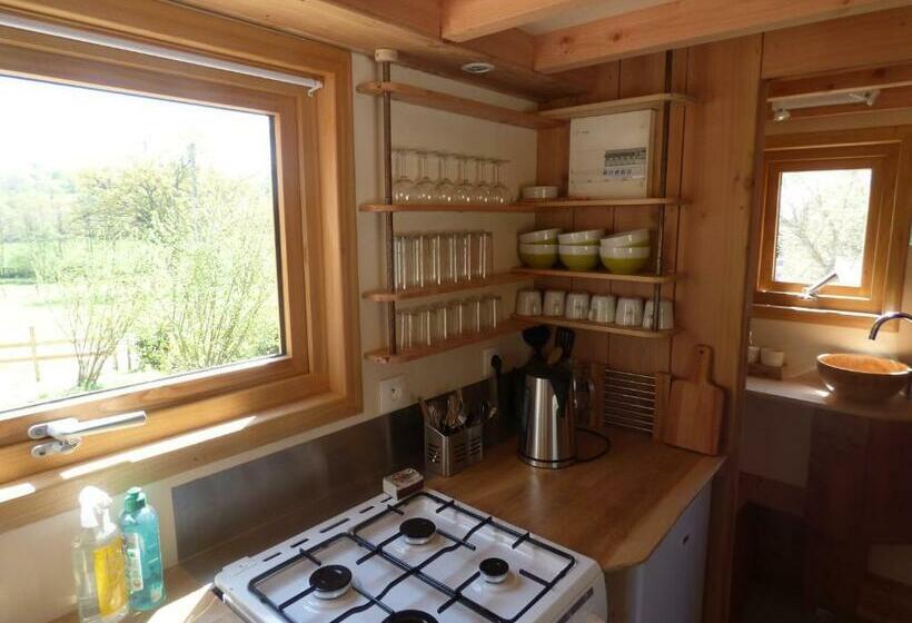 مبيت وإفطار Le Vallon Des 5 Roses