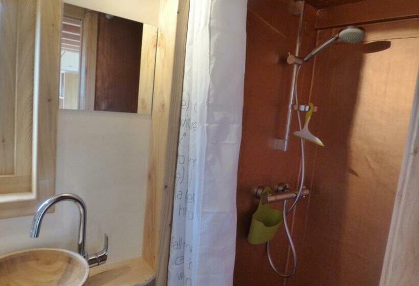 مبيت وإفطار Le Vallon Des 5 Roses