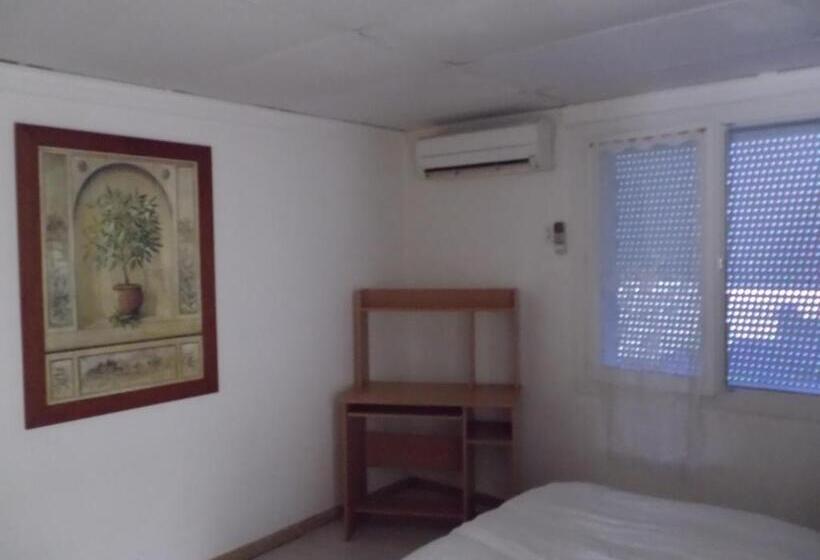 ペンション Auberge Des Garrigues