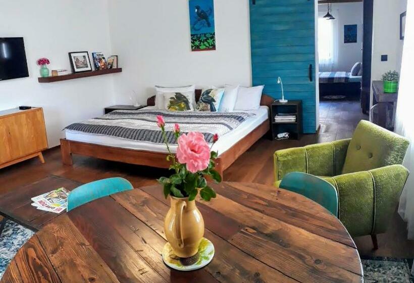 ペンション Onefourfour Apartment