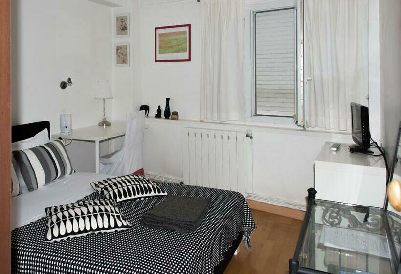 ペンション Villa Cemaste