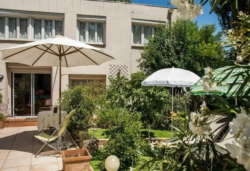 پانسیون Villa Cemaste