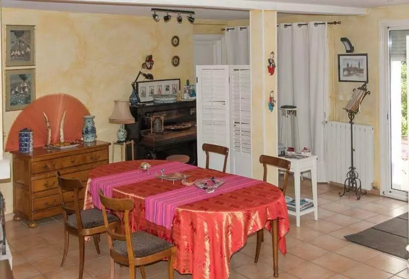 پانسیون Villa Cemaste