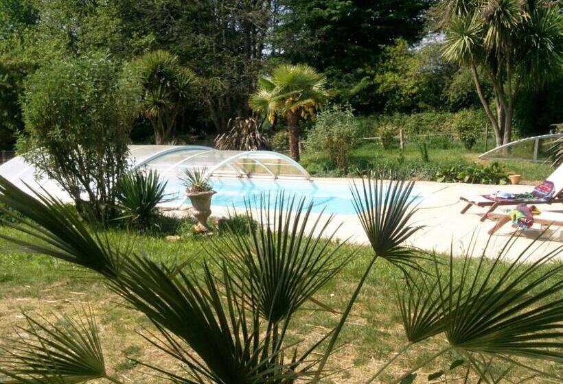 Bed and Breakfast Manoir De La Peignie