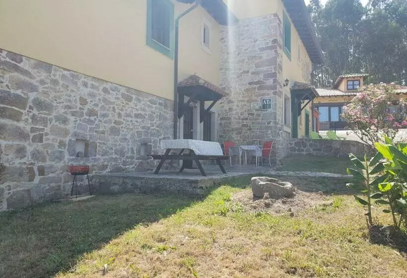 هتل Turismo Rural El Piensu