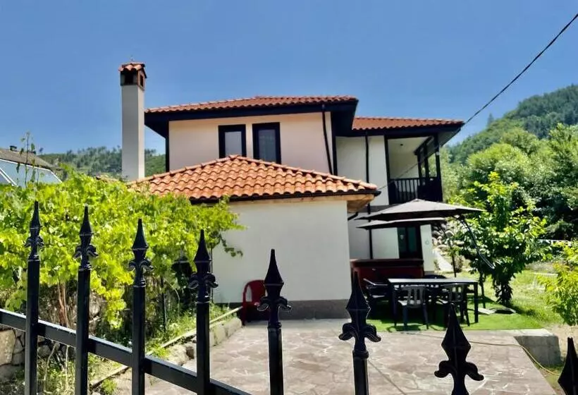 ペンション Kassandrova Guest House & Spa