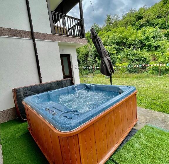 펜션 Kassandrova Guest House & Spa