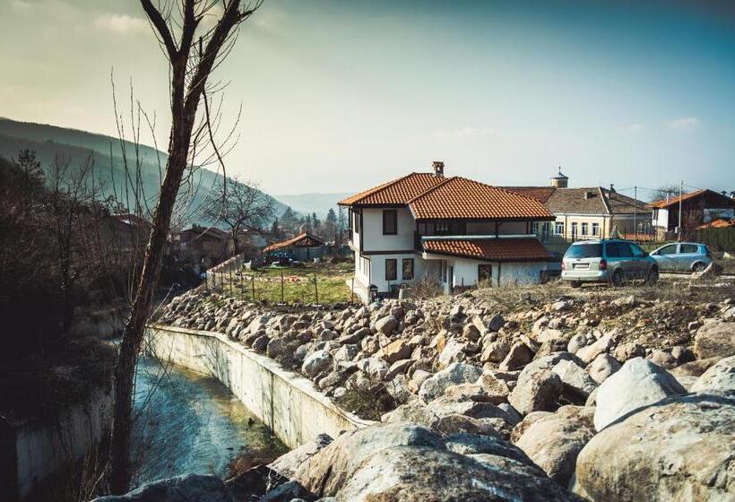 펜션 Kassandrova Guest House & Spa