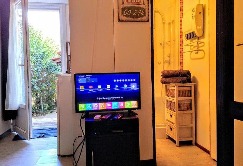 Pansiyon Mini Studio De 13 M2 Avec Terrasse 15 Mn Centre Nimes