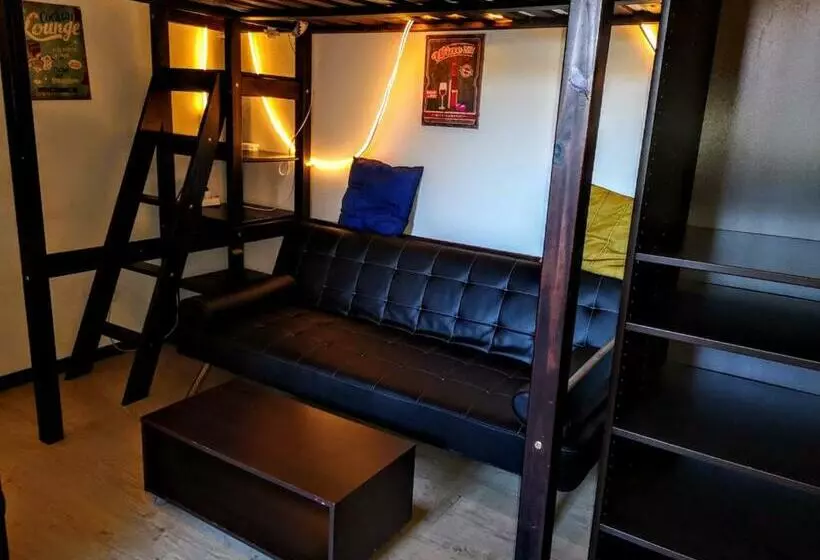 ペンション Mini Studio De 13 M2 Avec Terrasse 15 Mn Centre Nimes