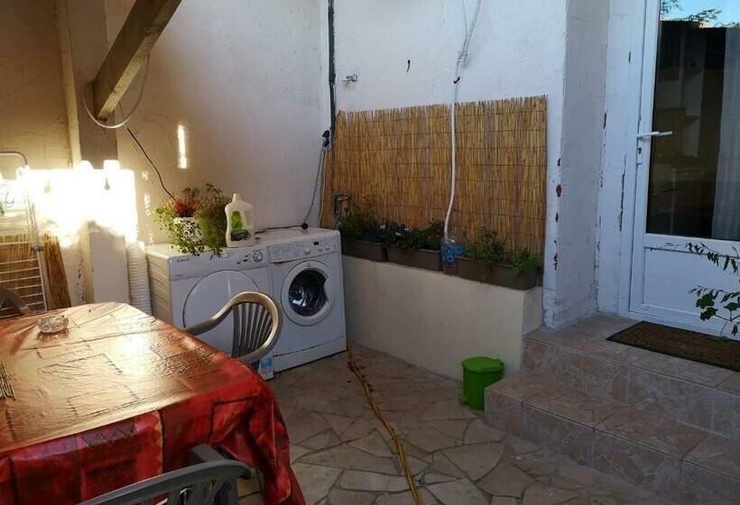 Pansiyon Mini Studio De 13 M2 Avec Terrasse 15 Mn Centre Nimes