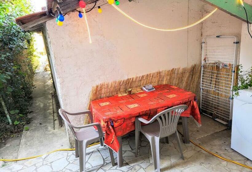 Pansiyon Mini Studio De 13 M2 Avec Terrasse 15 Mn Centre Nimes