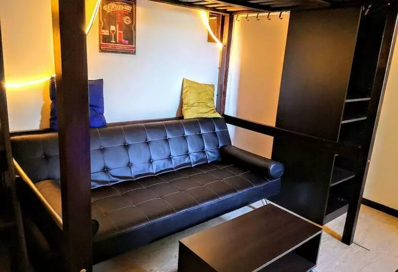 ペンション Mini Studio De 13 M2 Avec Terrasse 15 Mn Centre Nimes