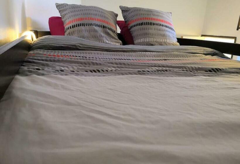 Pansiyon Mini Studio De 13 M2 Avec Terrasse 15 Mn Centre Nimes