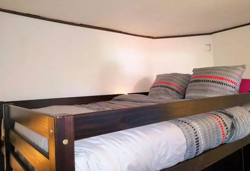 ペンション Mini Studio De 13 M2 Avec Terrasse 15 Mn Centre Nimes